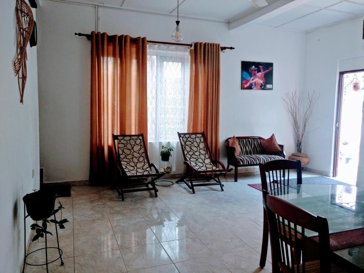 Villa Two Residence Dehiwala-Mount Lavinia Exterior photo